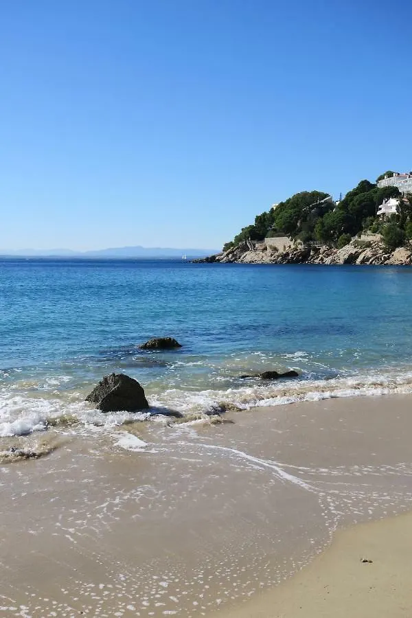 Las Rocas Roses 0*,